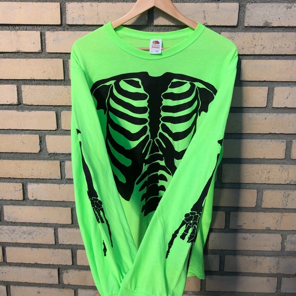 VLONE PLAYBOI CARTI TOUR MERCH - Picture 4 of 8